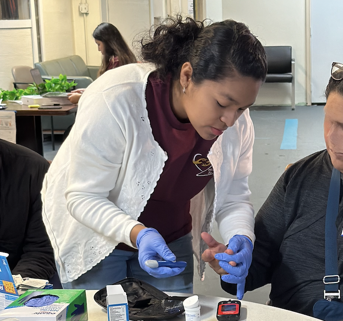 CHW Checking glucose